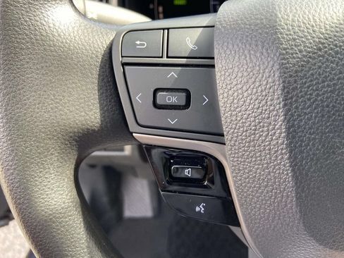 Used 2025 Toyota Camry LE FWD image 30