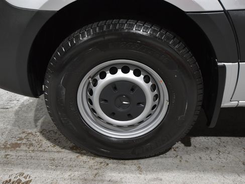 Used 2021 Mercedes-Benz Sprinter 2500 image 54