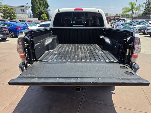 Used 2014 Toyota Tacoma 4x4 Double Cab image 21
