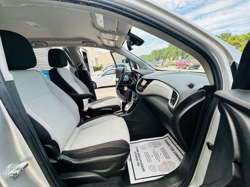 Used 2019 Chevrolet Trax LS w/ Tint and Cruise Package FWD image 20