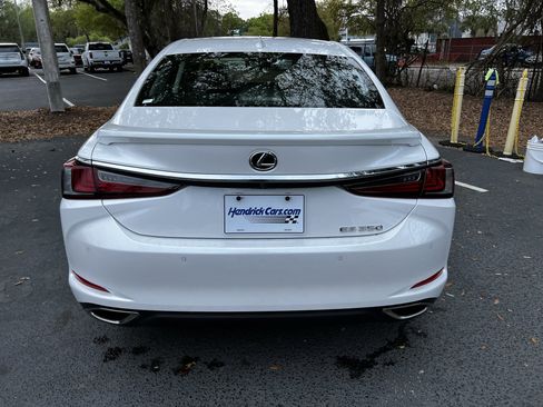 Used 2024 Lexus ES 350 w/ Premium Package image 8