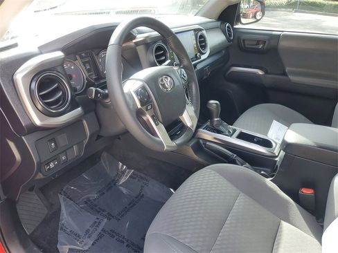 Certified 2022 Toyota Tacoma SR5 image 15