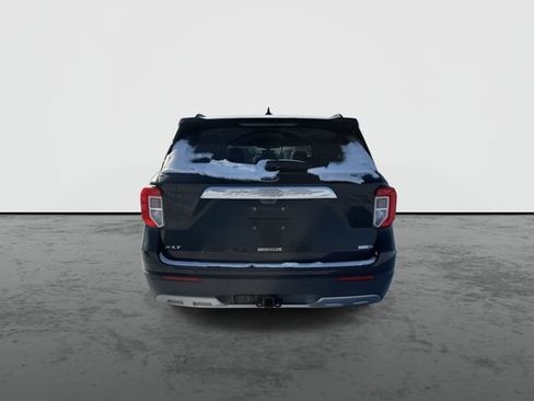 Used 2020 Ford Explorer XLT w/ Equipment Group 202A image 6