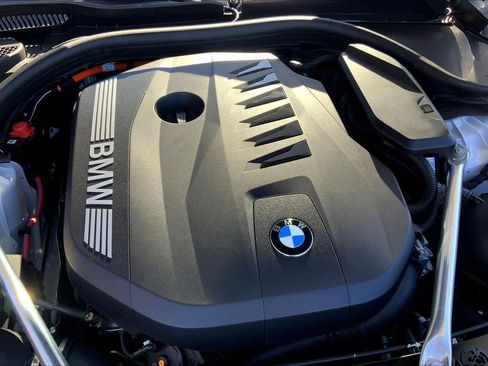 Used 2026 BMW 550e xDrive 550e xDrive w/ Executive Package image 17