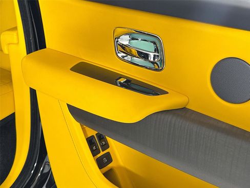 Used 2020 Rolls-Royce Cullinan image 26