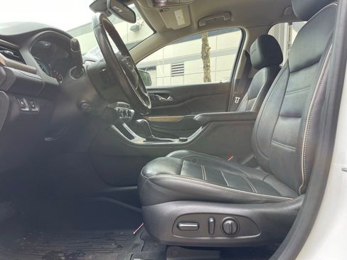 Used 2019 GMC Acadia Denali image 17