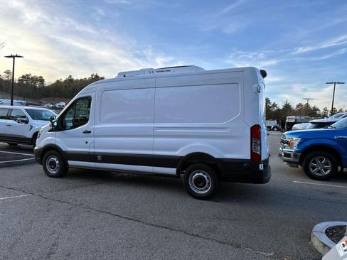 New 2025 Ford Transit 250 148 Medium Roof RWD image 3