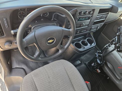 Used 2021 Chevrolet Express 2500 RWD image 29