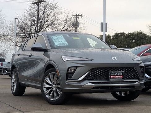 New 2026 Buick Envista Avenir image 2