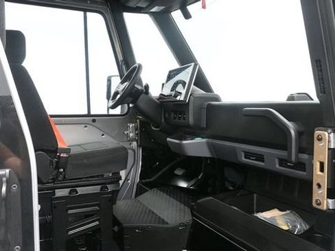 Used 2024 Chevrolet Brightdrop 400 w/ Commercial Equipment Package AWD/4WD image 12
