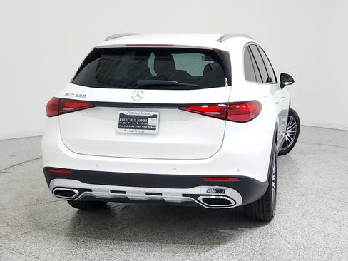 Certified 2025 Mercedes-Benz GLC 300 image 2