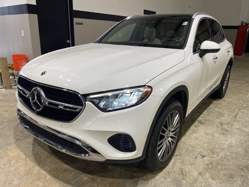 Used 2024 Mercedes-Benz GLC 300 4MATIC image 19