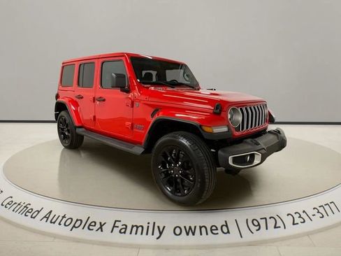 Used 2025 Jeep Wrangler Unlimited Sahara w/ Safety Group AWD/4WD image 6