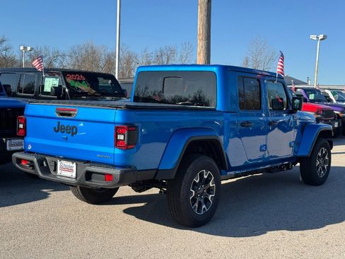New 2026 Jeep Gladiator Sahara image 3