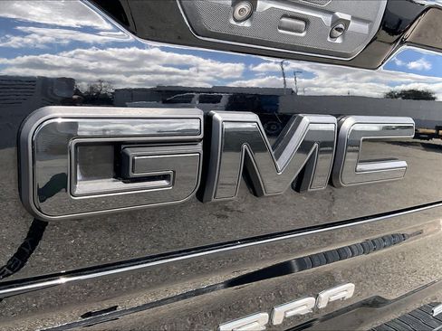 Used 2020 GMC Sierra 1500 SLT RWD image 30