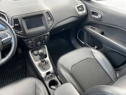 Used 2019 Jeep Compass Latitude w/ Popular Equipment Group AWD/4WD image 15