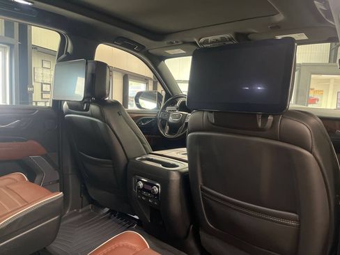 Used 2023 GMC Yukon XL Denali Ultimate AWD/4WD image 46
