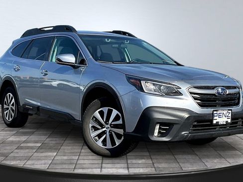 Used 2022 Subaru Outback Premium AWD/4WD image 3