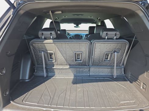 Used 2023 Chevrolet Traverse LT w/ LPO, Floor Liner Package FWD image 12