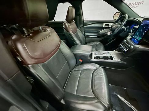Used 2020 Ford Explorer Platinum w/ Premium Technology Package AWD/4WD image 31
