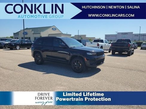 New 2025 Jeep Grand Cherokee Laredo image 1