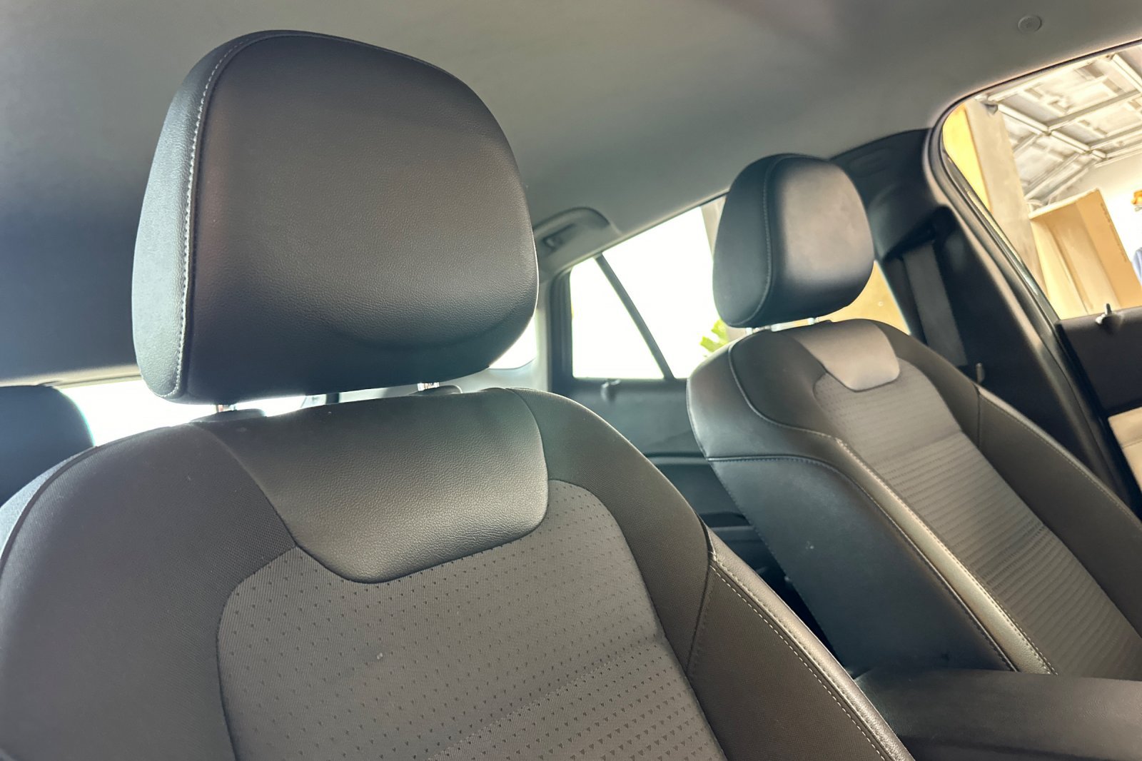 Used 2025 Chevrolet Trax LT FWD image 17