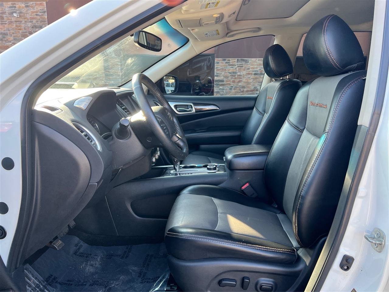 Used 2020 Nissan Pathfinder SL AWD/4WD image 9