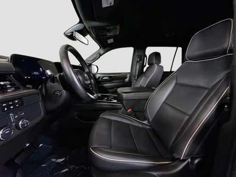 Used 2025 Chevrolet Tahoe Premier RWD image 22