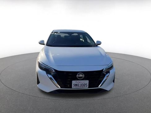 Used 2024 Nissan Sentra SV image 4