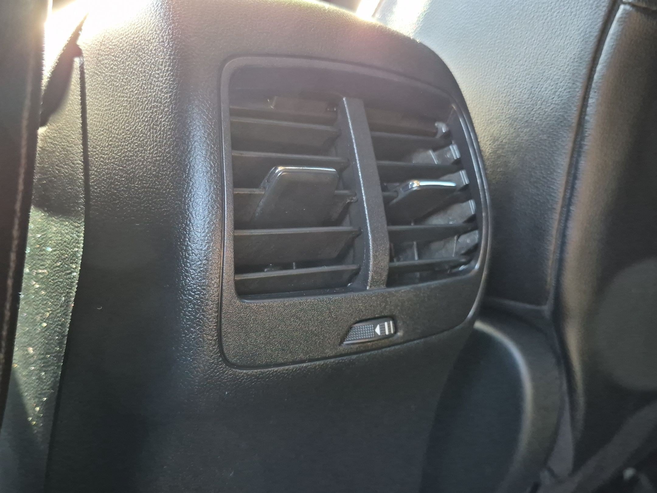 Used 2020 Ford Escape Titanium AWD/4WD image 23