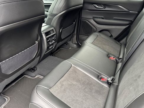 New 2025 Jeep Grand Cherokee Laredo image 14