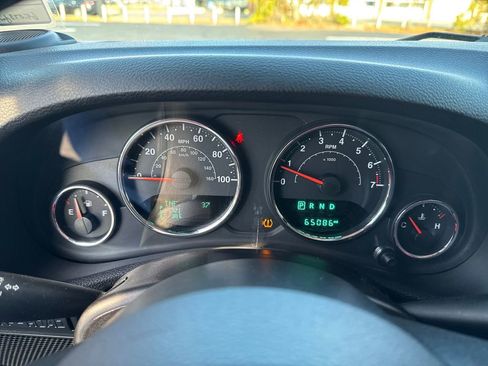 Used 2016 Jeep Wrangler Unlimited Rubicon w/ Connectivity Group image 20