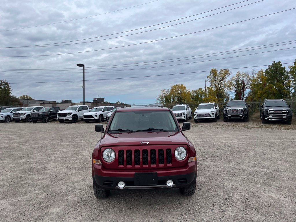Used 2017 Jeep Patriot High Altitude AWD/4WD image 3