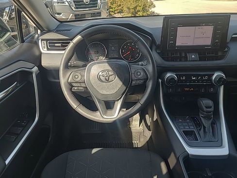 Used 2022 Toyota RAV4 XLE image 12