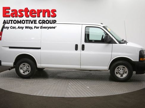 Used 2018 Chevrolet Express 2500 w/ Driver Convenience Package RWD image 45
