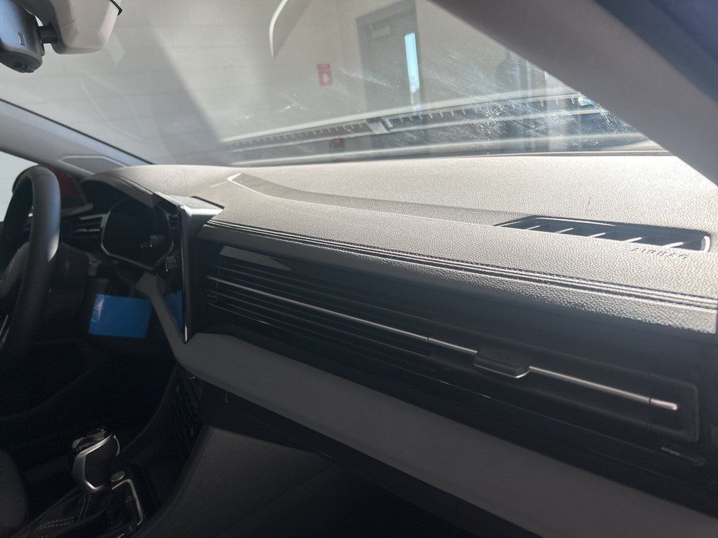 New 2026 Volkswagen Jetta SE FWD image 27