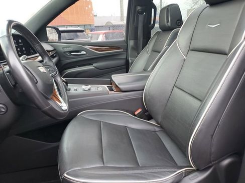 Used 2021 Cadillac Escalade Premium Luxury w/ Driver Assist Tech Package image 28