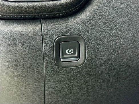 Used 2021 GMC Sierra 1500 Elevation image 10