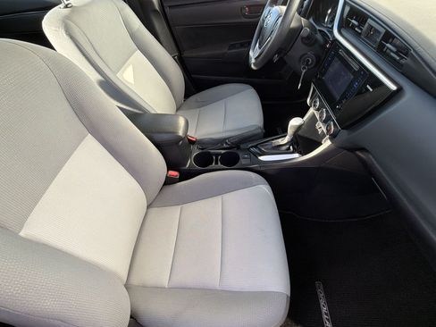 Used 2017 Toyota Corolla L FWD image 35