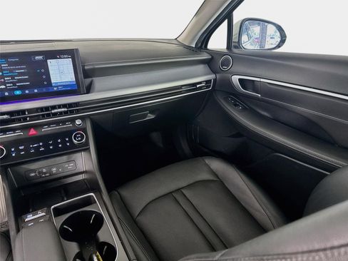 Certified 2025 Hyundai Sonata Limited FWD image 26