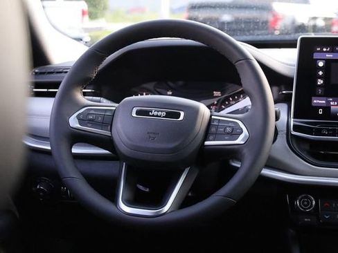 Used 2025 Jeep Compass Limited AWD/4WD image 25