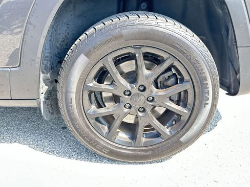 Used 2015 Jeep Cherokee Latitude w/ Comfort/Convenience Group image 12