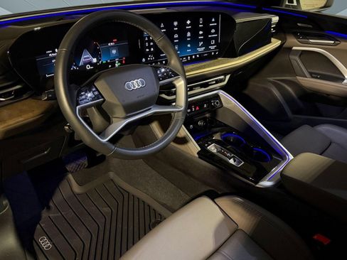 Certified 2025 Audi Q5 Premium Plus w/ Premium Plus AWD/4WD image 4