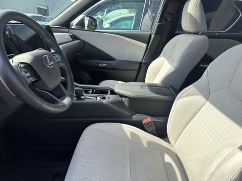 Used 2025 Lexus TX 350 AWD w/ Technology Package image 8