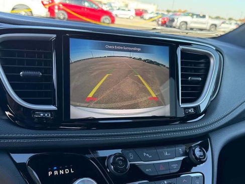 New 2026 Chrysler Pacifica Select image 35