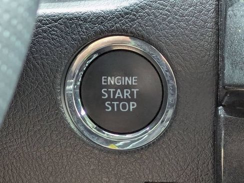 Used 2022 Toyota 4Runner TRD Off-Road AWD/4WD image 32