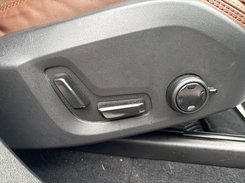 Certified 2023 Volvo XC90 B6 Ultimate w/ Protection Package Premier image 45