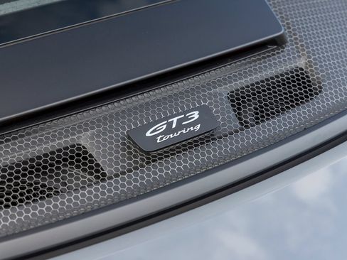 Used 2025 Porsche 911 GT3 RWD image 23