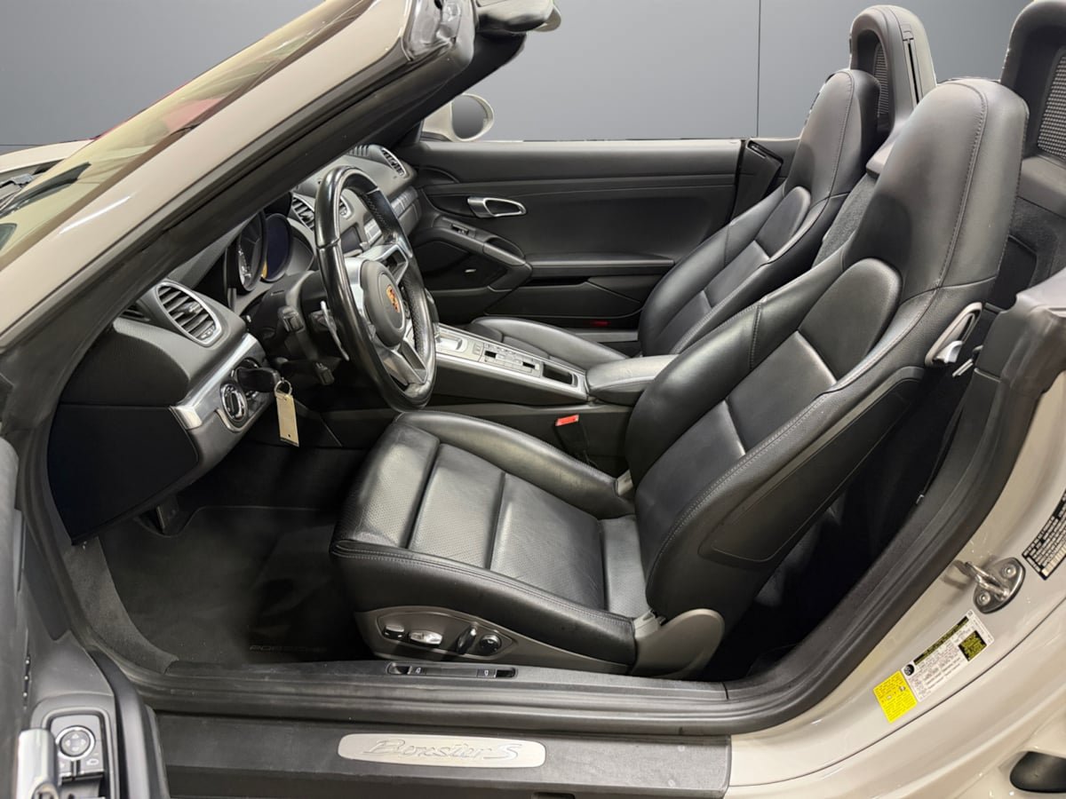 Used 2021 Porsche 718 Boxster S RWD image 10