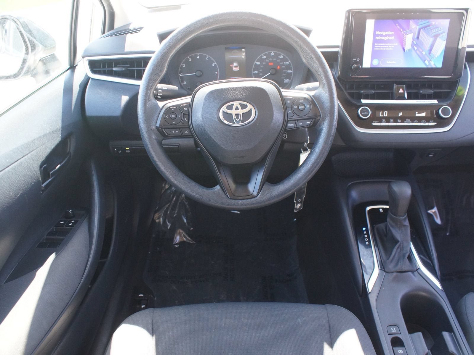 Used 2024 Toyota Corolla LE FWD image 5